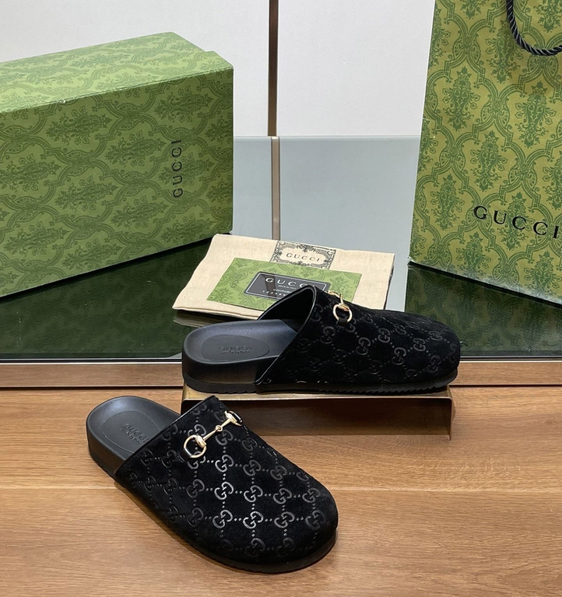 G*u*i slippers